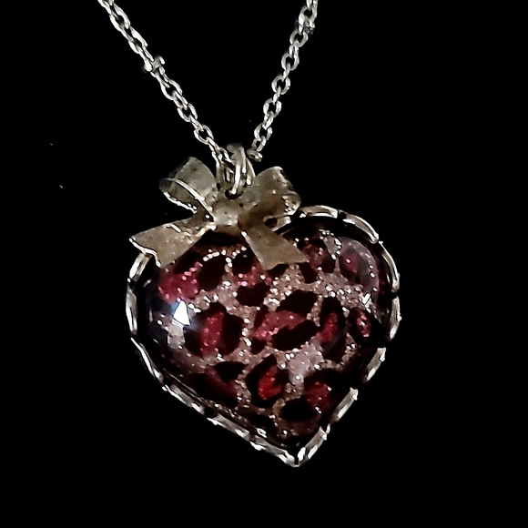 Vintage BETSEY JOHNSON Leaping Leopards Collection Layered Heart Necklace. - Picture 8 of 13